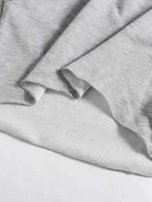 少女休闲针织卫衣，饰有蝴蝶结，搭配复古水洗牛仔裤，宽松舒适，适合秋季日常通勤、户外活动、聚会和拍照。 - 彩色 - 查看 8