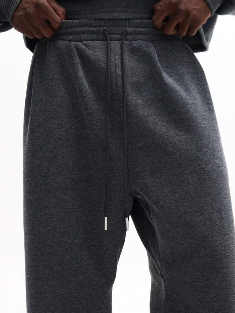 杢グレーのパーカーとスウェットパンツのコーディネートセット