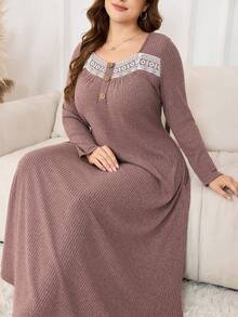 Lacomfia 大码纯色长袖针织秋冬罗纹长款休闲蕾丝边连衣裙 - 藕粉色 - 查看 1