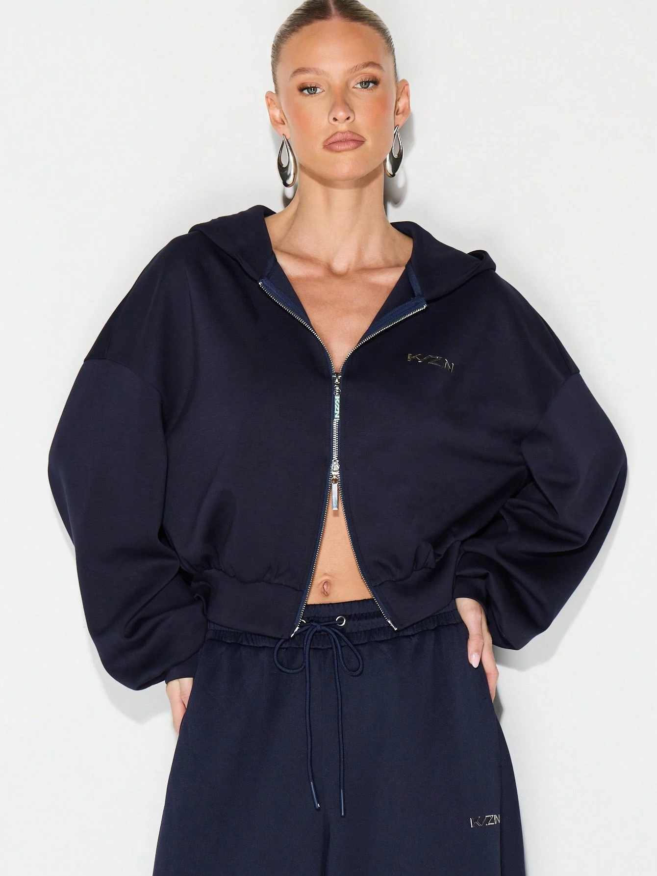 KIZN 끈이 달린 오버사이즈 풀지퍼 후드 티셔츠