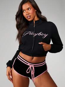 Missguided x Playboy Quần short booty mini nhung có logo đính đá hồng và chi tiết viền tương phản - màu đen - Xem 5