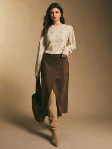 Poéselle 女士仿麂皮裹身中长裙，前开衩设计 – 棕色不对称纽扣细节裙，打造时尚秋冬造型。仿麂皮裹身中长裙，棕色中长裙，不对称设计，前开衩，秋冬裙装，舒适时尚，中性色调，适合女士日常休闲通勤、西部牛仔度假风。麂皮裹身纽扣开衩裙，棕色裙摆，新年女士冬季必备单品。 - 棕色 - 查看 3