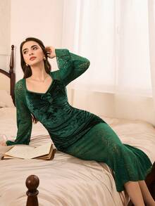 Moireta Rose Velvet & Lace Patchwork Elegant French Style Flared Sleeve Waist Cinched Women Nightgown, For Fall & Winter - Dark Green - View 1