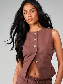 MISSGUIDED 秋季叠穿单品，纽扣前襟无袖牛仔背心，配系带腰带细节 - 棕色 - 查看 3
