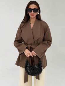 Aloruh 女士纯色极简长袖大衣，日常穿着的秋季服装，修身款式，是一款百搭的秋冬外套，非常适合约会和浪漫场合。 - 咖啡棕 - 查看 7