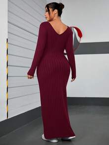 SHEIN EZwear Plus Solidna sukienka z dekoltem w serek, dopasowana do ciała, sukienka na randkę - Burgund - Zobacz 2