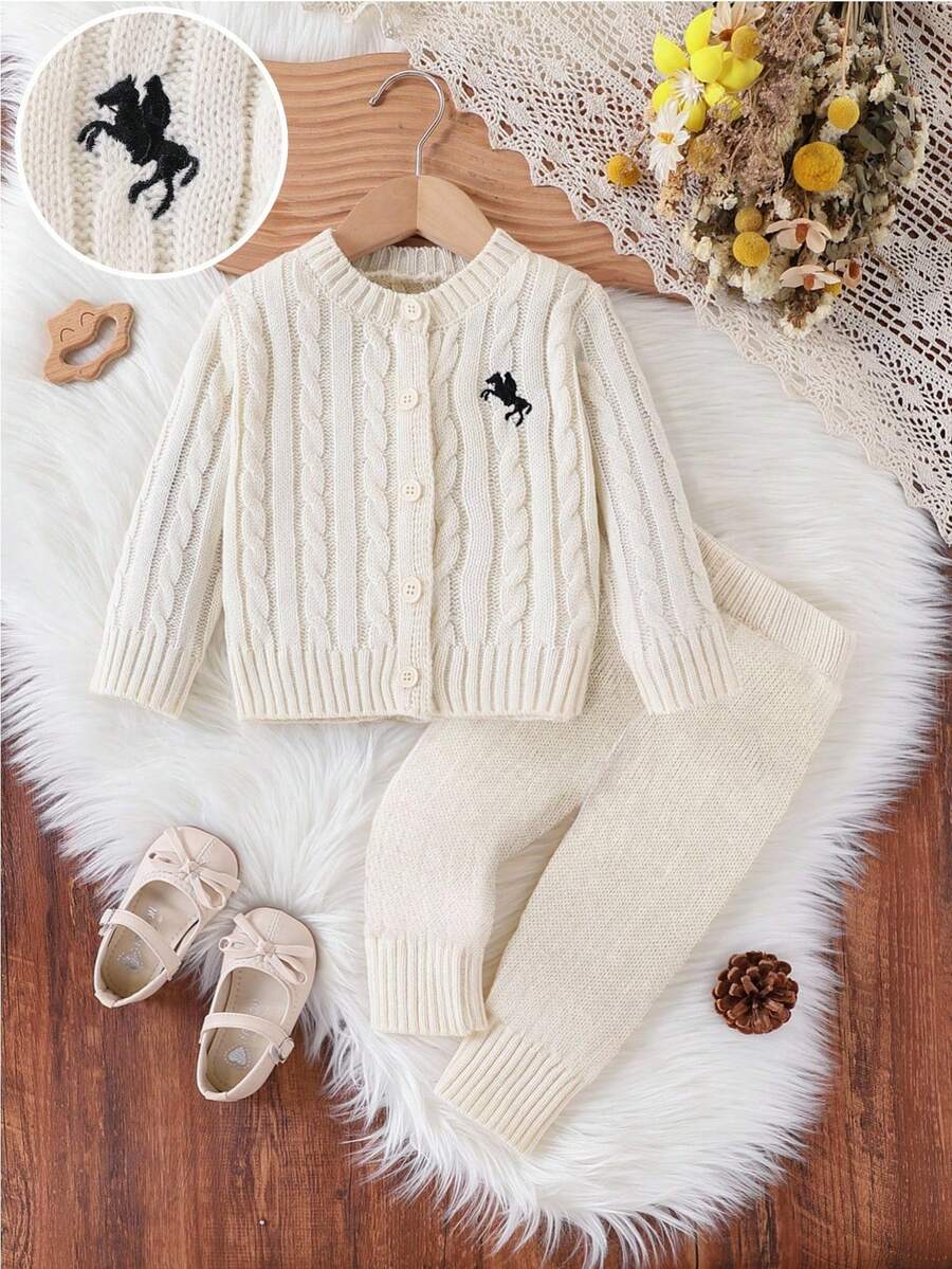 SHEIN 2pcs Baby Boy Knit Sweater Set, Cute Style Cable Knit Blue Cardigan Top Paired With Matching Jogger Pants, Smooth Texture, High Quality, Elastic, Suitable For Everyday Wear, Autumn/Winter Baby Knitted Set Baby Boy Beige Outfit Knit Two Piece Toddler Neutral Baby Clothes Unisex Baby Girl Winter Sets Baby Boy Knitted Set