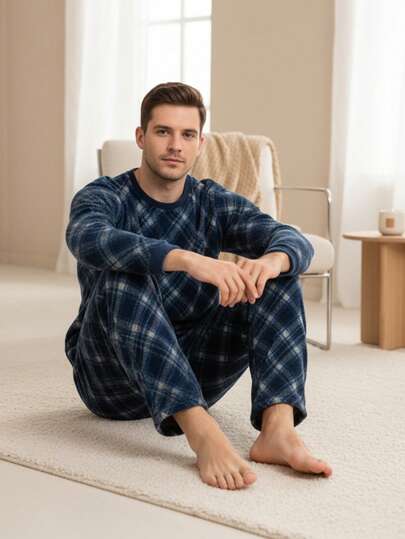 Conjunto pijama para caballero de felpa, pantalón y playera manga larga, azul con rayas blancas