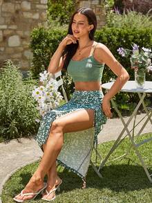 KARISMINA Bộ đồ hai mảnh cho kỳ nghỉ hè bao gồm áo dây mảnh màu trơn và chân váy xẻ dây rút họa tiết hoa - màu xanh lá - Xem 5