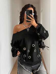 StreetHx 秋季女款斜肩宽松超大黑色卫衣，饰有铆钉，朋克风格 - 黑色 - 查看 6