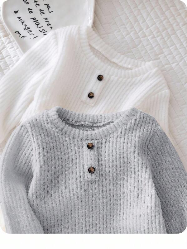 SHEIN 2pcs Newborn Baby Boy/Girl Grey & White Autumn/Winter 2 Pieces Set, Vintage Casual Basic Decorative Button Crew Neck Long Sleeve Textured Knit Ribbed Pullover, Versatile & Stylish For Home & Outings