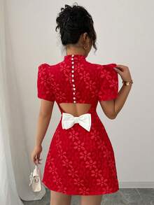 Elenzga 女士优雅复古红色纹理面料泡泡袖高领露背蝴蝶结撞色镂空腰部设计短袖修身连衣裙，适合教师、学生、独立日、双十一购物节、返校派对、光棍节派对、平安夜、感恩节、万圣节、圣诞节等场合穿着。 - 紅色 - 查看 1