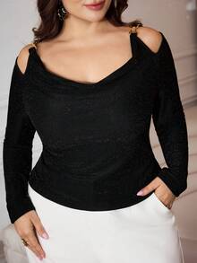 Modelyn Plus Size Women's Solid Color Metal Shoulder Connection Cold ShoulderFashion T-Shirt - Black - View 1