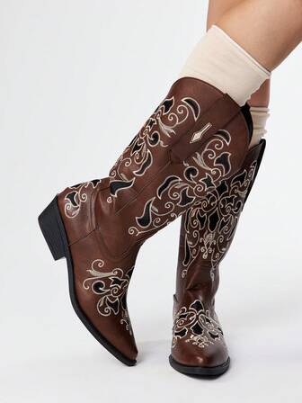 Botas occidentales de punta fina bordadas de moda primavera/otoño 2025 de PU marrón, botas de ajuste ceñido, botas de montar de tacón grueso para mujer