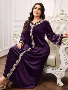 Al Najma 大码女士优雅阿拉伯风格长袖连衣裙，饰有贴花 - 紫色 - 查看 4