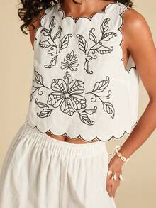 Travachic Bộ 2 món áo ba lỗ và quần short thêu hoa viền cong dành cho nữ - trắng - Xem 3