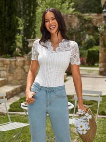 KARISMINA 女士撞色蕾丝V领短袖修身T恤 - 白色 - 查看 5