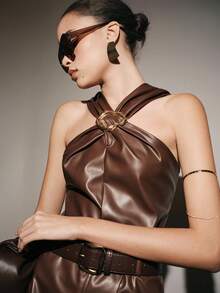 Lumivelle 时尚现代女士纯色百搭无袖褶皱修身短款上衣，复古收腰褶皱领口贴身小码上衣，性感奢华PU吊带背心，Design Sense Pure性感露背无袖上衣，Design Sense颈带吊带独特无袖上衣，复古高端PU皮革领口贴身多层吊带背心 - 鏽棕色 - 查看 3