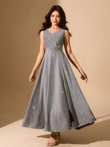 少女V领褶裥腰部圣诞连衣裙，优雅