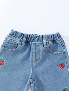 女婴休闲松紧腰直筒牛仔裤，草莓刺绣，百搭百搭，热洗蓝色牛仔裤，四季皆宜 - 中等水洗藍 - 查看 4