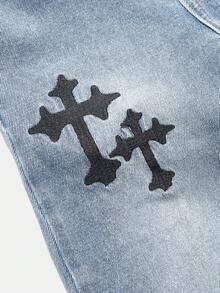 SHEIN 男童时尚酷炫黑色十字纹宽松蓝色牛仔阔腿裤，休闲百搭，适合秋冬日常穿着和街头潮流，也适合万圣节、圣诞节、新年、感恩节等节日穿着。 - 中等水洗藍 - 查看 4