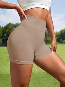 Easithlete 无缝提臀和褶皱设计运动短裤棕色短裤女士运动短裤、健身短裤、骑行短裤 - 卡其色 - 查看 3