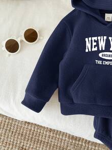 SHEIN 2pcs Baby Boy/Girl Cute Letter Print Fleece Hoodie And Pants Tracksuit Set, Autumn/Winter