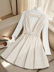 GlowEve CURVE 女士灯芯绒腰部修身喇叭休闲日常百搭杏色连衣裙