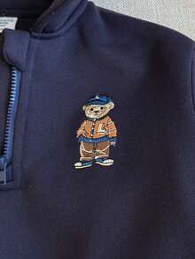 PrepCrw 男童学院风翻领拉链刺绣小熊长袖连帽衫和裤子套装（2件套） - 藍色 - 查看 3