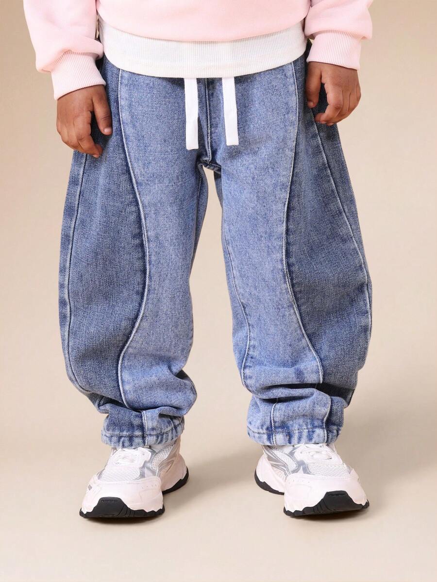 SUMWON 儿童宽松版型抽绳腰带牛仔慢跑裤，带弹性裤脚，适合度假穿着 - 中等水洗藍 - 查看 1