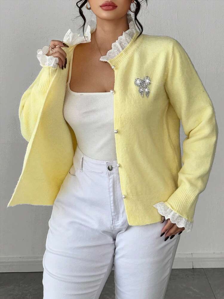 SHEIN PETITE CURVE 加大码黄色针织蝴蝶蕾丝边纽扣开衫，舒适优雅，通勤必备。 - 黃色 - 查看 3