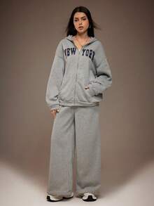 Sparklyn 2件套秋冬少女连帽衫套装，撞色英文印花图案拉链外套+配套长裤 - 撞色印花混搭街头风，保暖针织面料连帽衫适合秋冬季节，略微宽松的版型留有成长空间，充满活力的校园和街头风格！ - 灰色 - 查看 4