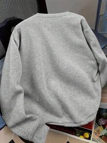 Manfinity 男士休闲标语印花圆领长袖宽松套头卫衣，秋冬款 - 灰色 - 查看 2