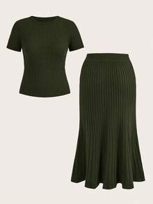Modelyn Plus Size Elegant Commuter Solid Color Short Sleeve Knit Top And Mermaid Hem Skirt Set - Army Green - View 2