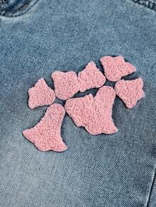 SHEIN ChillGRL 少女牛仔裤 - 做旧花卉刺绣阔腿牛仔裤，复古水洗牛仔布，Y2K美学，休闲，可爱，复古，2000年代流行/波西米亚风格，适合春、夏、秋、冬四季穿着。蝴蝶结牛仔裤，宽松星星牛仔裤，粉色蝴蝶结刺绣交叉牛仔裤，Y2K牛仔裤。 - 淺色水洗藍 - 查看 4