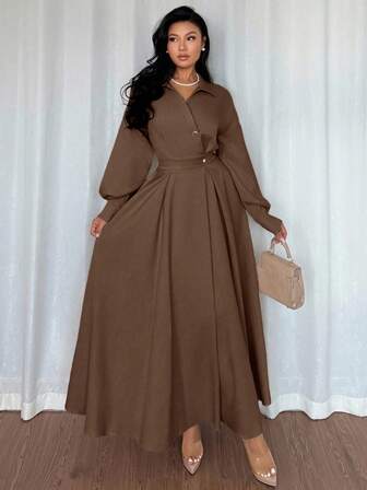 Rafferiza Damklänning med nedfällbar krage, sänkta axlar, långärmad midja och rynkad A-linjeform, lämplig för utflykter, semestrar, högtider och resor.