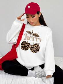 SHEIN EZwear 休闲简约日常时尚百搭套装，樱桃豹纹印花英文字母图案，宽松圆领长袖白色卫衣搭配黑色紧身打底裤，两件套，舒适保暖，适合秋冬季节。 - 彩色 - 查看 3