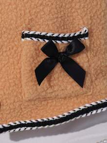 SHEIN Elegante, zarte und süße Schleifendekoration für Kleine Mädchen, Kunstperlenknöpfe, kuschelige Fleeceweste