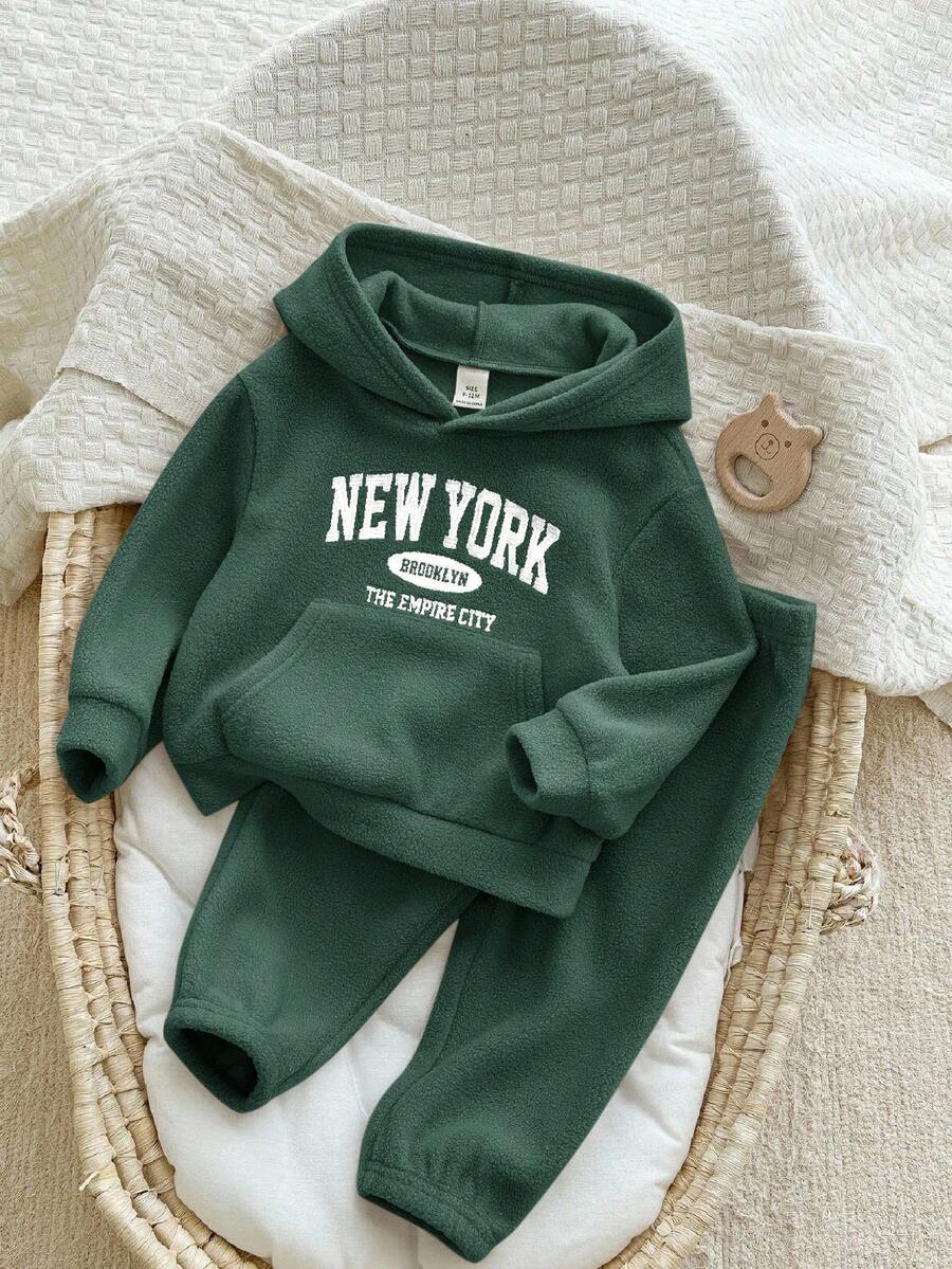 SHEIN 2件套婴儿男女宝宝可爱字母印花抓绒连帽衫和裤子运动套装，男女宝宝冬季服装 - 綠色 - 查看 1