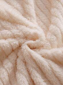 1 套女式睡衣，米色长袖有领上衣，2 个口袋，撞色荷叶边饰边，纽扣开合；配套荷叶边饰边裤子，质地柔软的宽罗纹针织面料，适合冬季居家穿着或外穿（1 套单独出售） - 杏色 - 查看 8