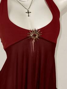 SHEIN ICON 露背低胸金属扣装饰不对称下摆网眼拼布背心 - 酒紅色 - 查看 9