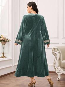 Al Najma Plus Size Women Elegant Vine Embroidery Arabic Style Dress