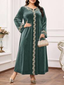 Al Najma Plus Size Women Elegant Vine Embroidery Arabic Style Dress