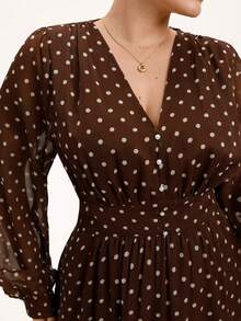 Chiquease 优雅V领雪纺波点印花收腰喇叭长连衣裙，大码，初秋，英伦风 - 彩色 - 查看 2