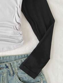 Tween Girl Raglan Sleeve Colorblock Star Print Long Sleeve Round Neck T-Shirt, Back To School Tee, Streetwear Casual Tee, Fitted Ruched Curved Hem Cropped T-Shirt Tops Cute Black And White Tops For Teen Girls Teen Girl Baseball