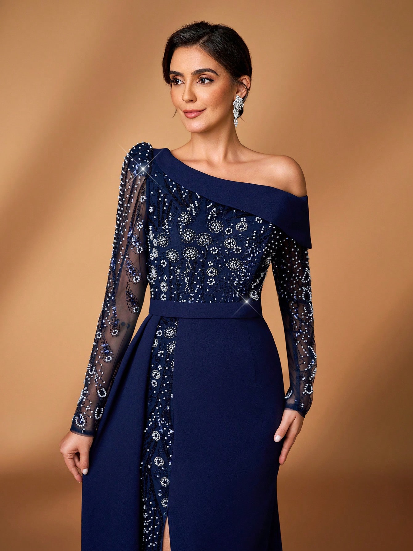 Serin تنورة مرمر مطرزة بالخرز والترتر والزهور الشب...