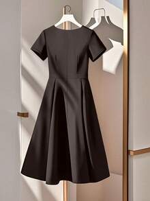 GlowEve CURVE Plus Size Minimalist Solid Color Notched Neck Short Sleeve Dress, Summer - Grey - View 2
