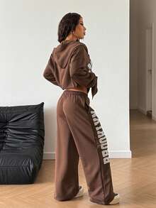 StreetHx Bộ 2 áo nỉ in chữ đính đá thời trang dạo phố dành cho nữ và quần nỉ thể thao - Rỉ Nâu - Xem 2