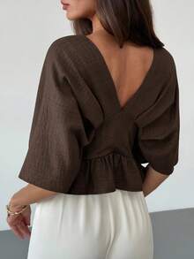 Aloruh 女士纯色深V领蝙蝠袖褶皱性感衬衫 - 咖啡棕 - 查看 2