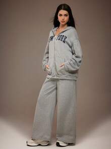 Sparklyn 2件套秋冬少女连帽衫套装，撞色英文印花图案拉链外套+配套长裤 - 撞色印花混搭街头风，保暖针织面料连帽衫适合秋冬季节，略微宽松的版型留有成长空间，充满活力的校园和街头风格！ - 灰色 - 查看 3